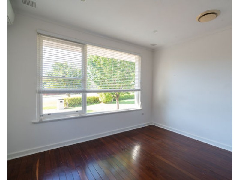 2 Waratah Avenue, Dalkeith WA 6009