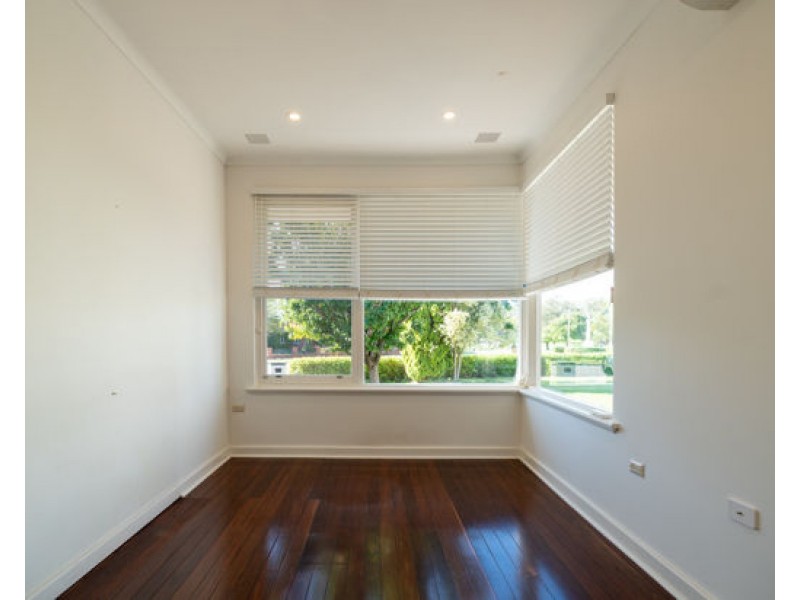 2 Waratah Avenue, Dalkeith WA 6009