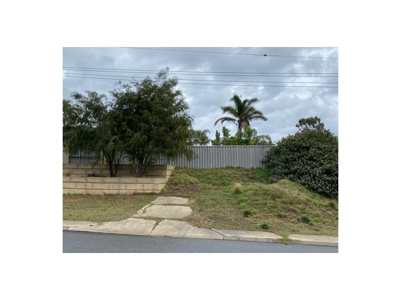 2 Tuart Place, Yangebup WA 6164