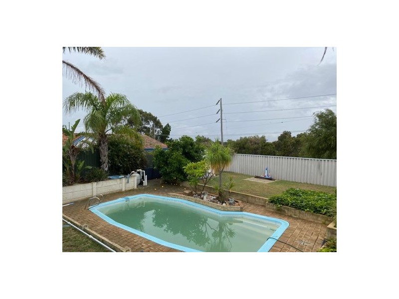 2 Tuart Place, Yangebup WA 6164