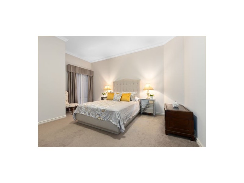 7 Omagh Grove, Waterford WA 6152