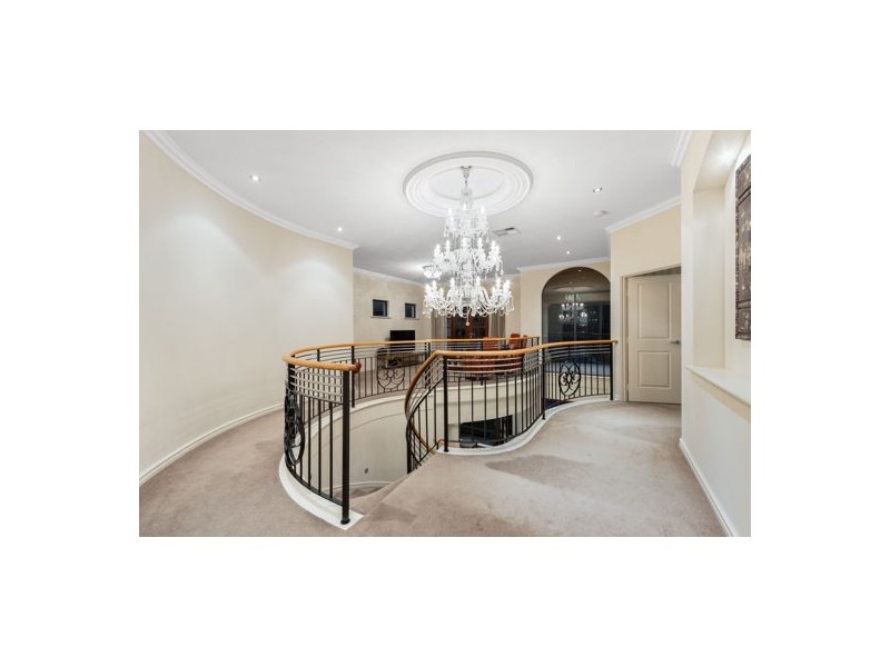 7 Omagh Grove, Waterford WA 6152