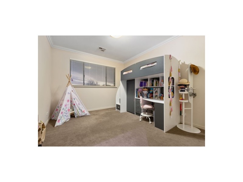 7 Omagh Grove, Waterford WA 6152