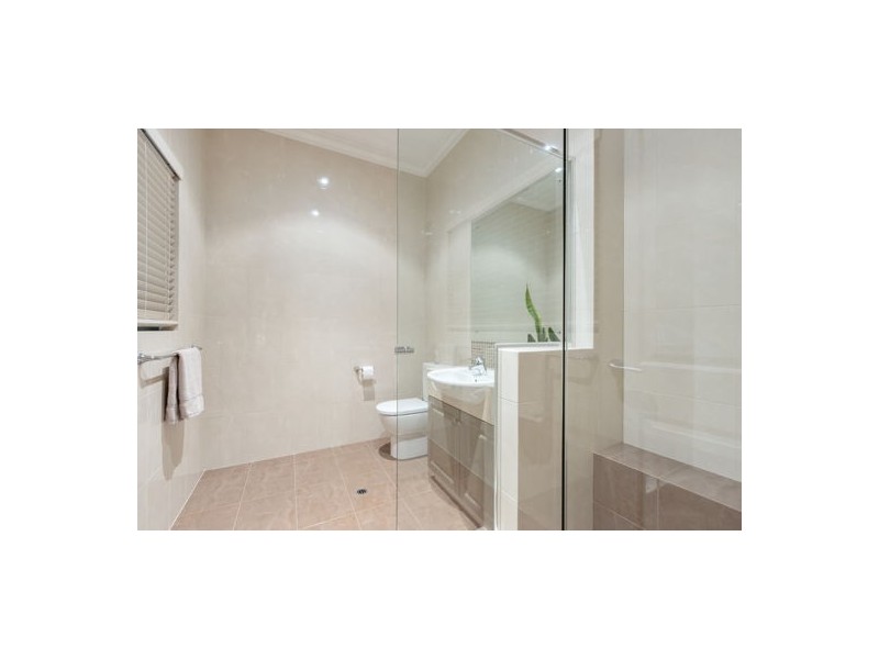 7 Omagh Grove, Waterford WA 6152