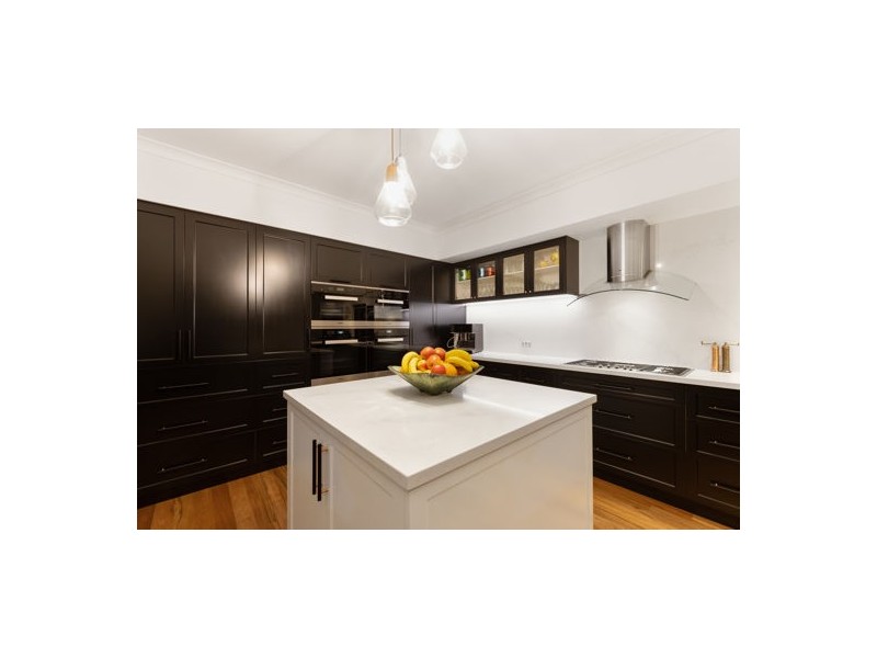 11 Kooralbyn Valley Crescent, Jandakot WA 6164