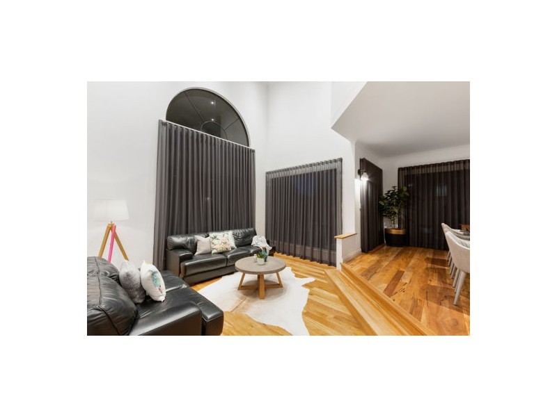 11 Kooralbyn Valley Crescent, Jandakot WA 6164