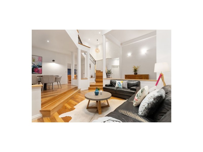 11 Kooralbyn Valley Crescent, Jandakot WA 6164