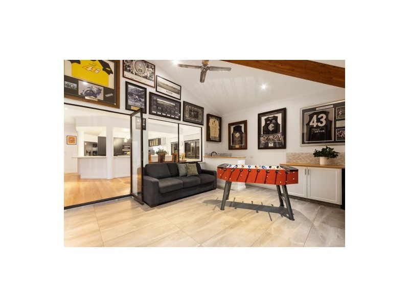 11 Kooralbyn Valley Crescent, Jandakot WA 6164