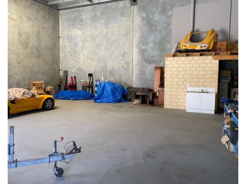 3/8 Cascara Corner, Bibra Lake WA 6163