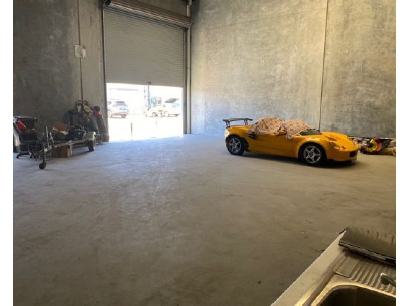 3/8 Cascara Corner, Bibra Lake WA 6163