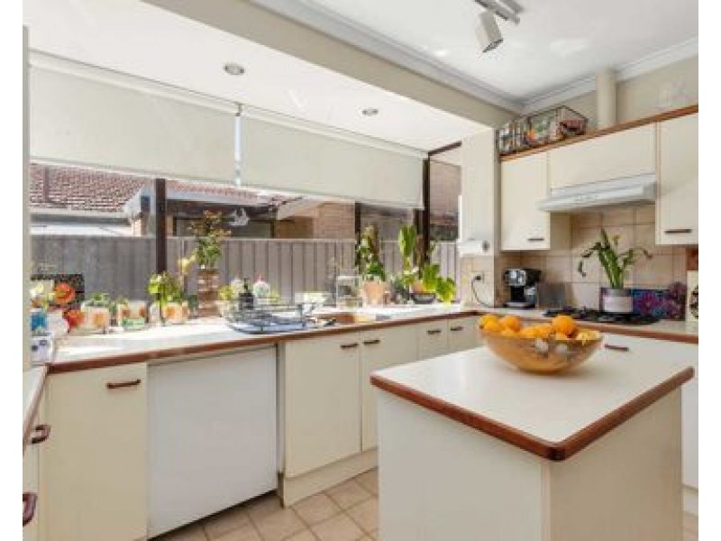 16 Peter Street, Attadale WA 6156