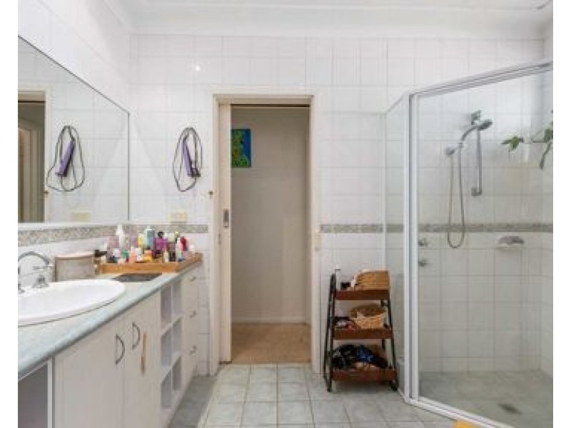 16 Peter Street, Attadale WA 6156