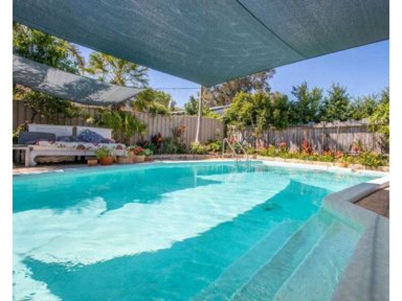 16 Peter Street, Attadale WA 6156