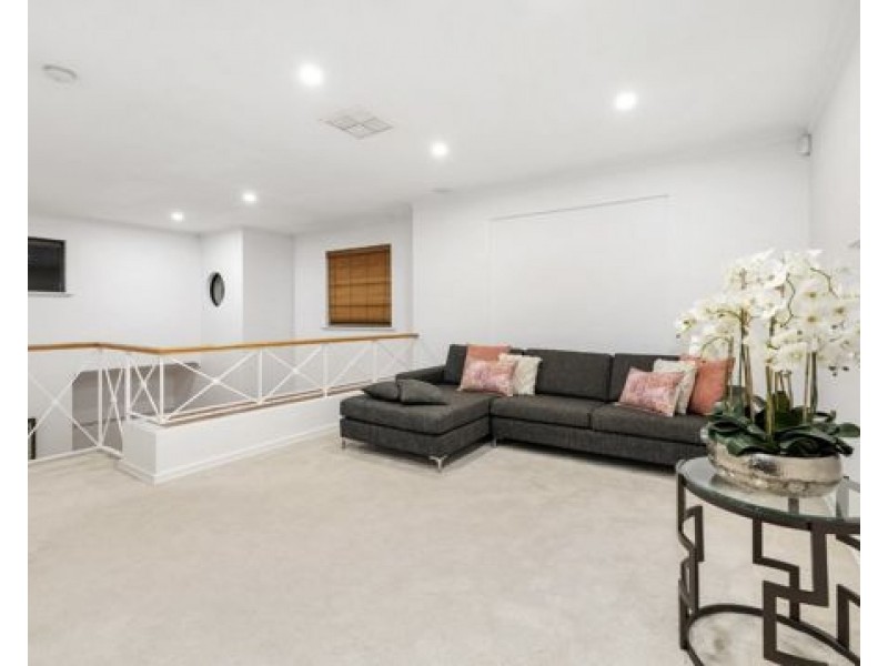 7 Cormack Road, Alfred Cove WA 6154