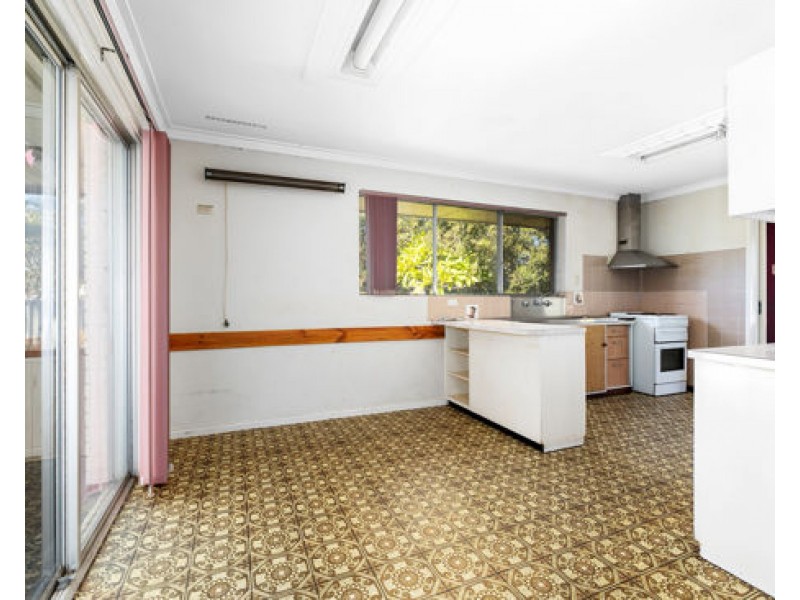 18 Garvey Street, Waterford WA 6152