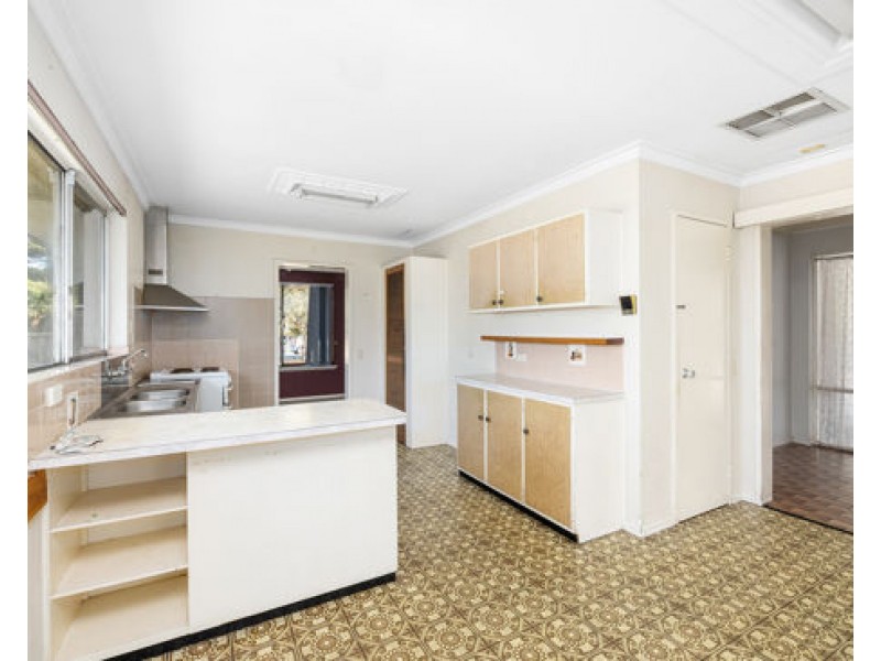 18 Garvey Street, Waterford WA 6152