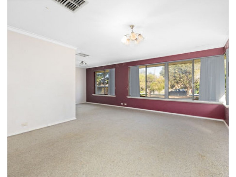 18 Garvey Street, Waterford WA 6152