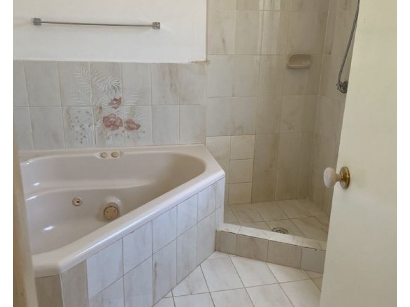 5 Dumas Close, Winthrop WA 6150