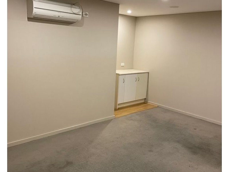 4/30 Howson Way, Bibra Lake WA 6163