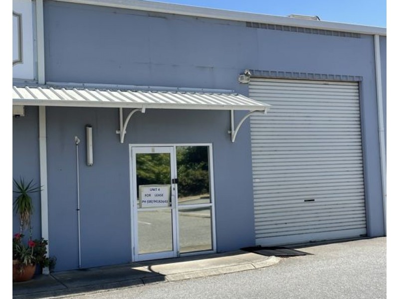 4/2 Cooper Road, Cockburn Central WA 6164