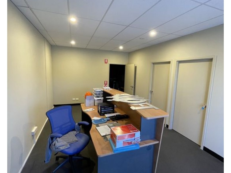 4/2 Cooper Road, Cockburn Central WA 6164