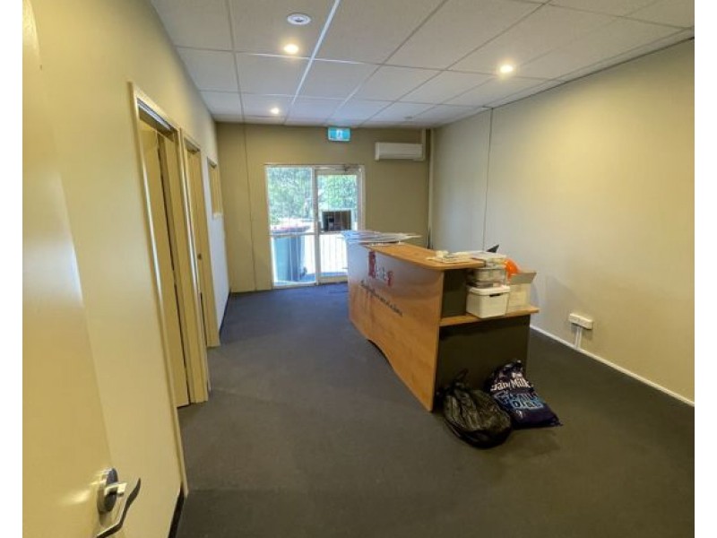 4/2 Cooper Road, Cockburn Central WA 6164