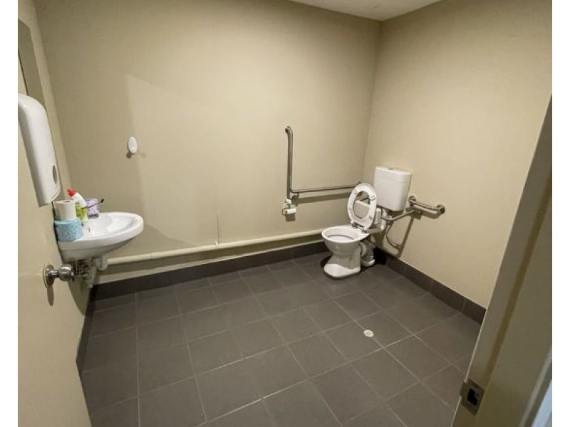 4/2 Cooper Road, Cockburn Central WA 6164