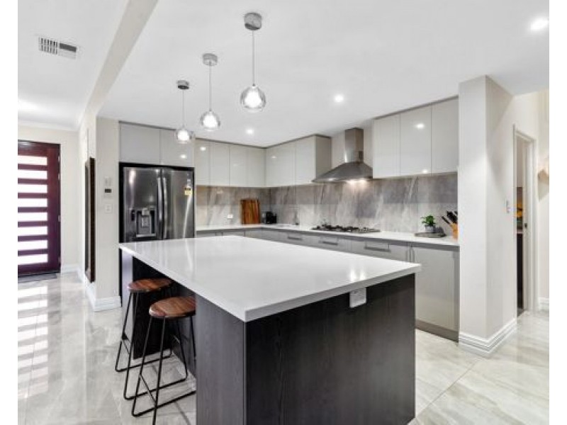 24 Gage Road, North Coogee WA 6163