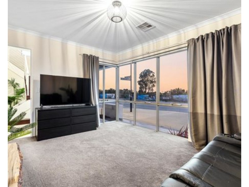 24 Gage Road, North Coogee WA 6163