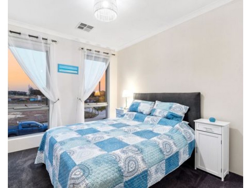 24 Gage Road, North Coogee WA 6163