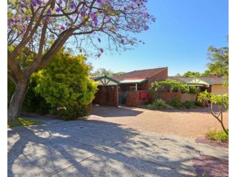 10A Macrae Rd, Applecross WA 6153