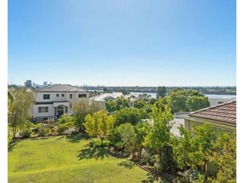 9 Cowrie Crescent, Mount Pleasant WA 6153