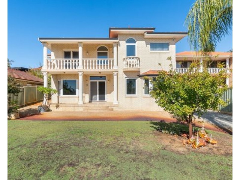 9 Cowrie Crescent, Mount Pleasant WA 6153