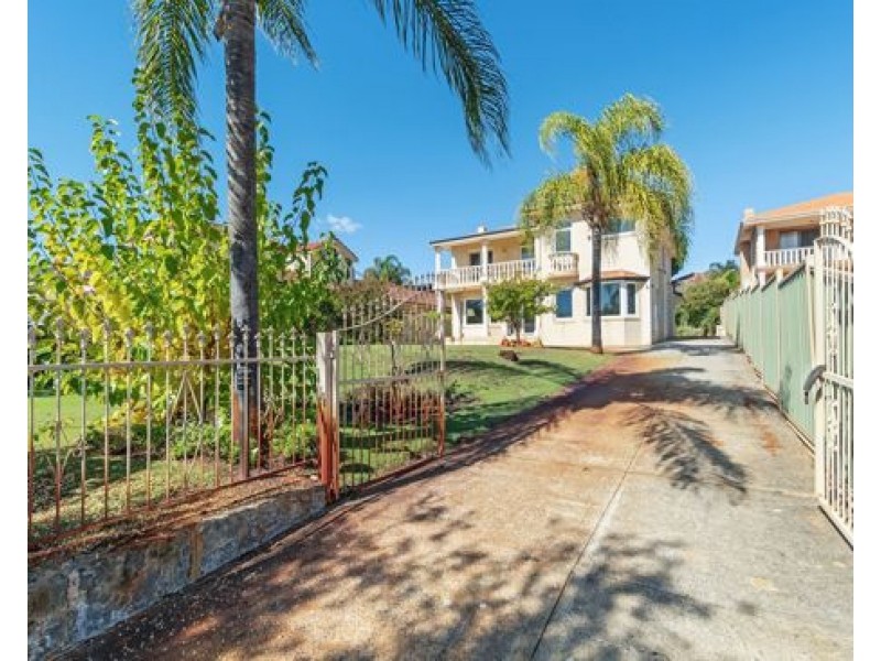 9 Cowrie Crescent, Mount Pleasant WA 6153