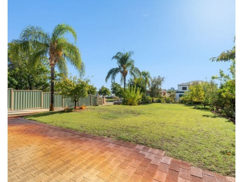 9 Cowrie Crescent, Mount Pleasant WA 6153
