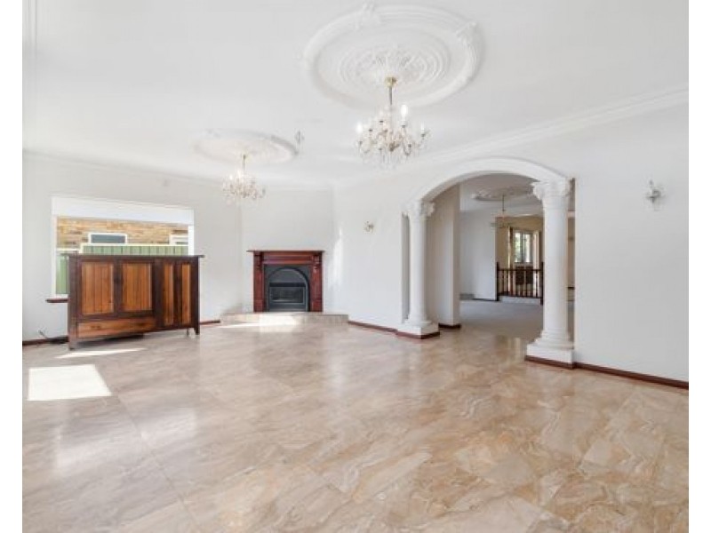 9 Cowrie Crescent, Mount Pleasant WA 6153