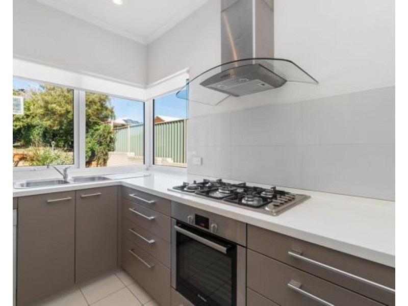 9 Cowrie Crescent, Mount Pleasant WA 6153