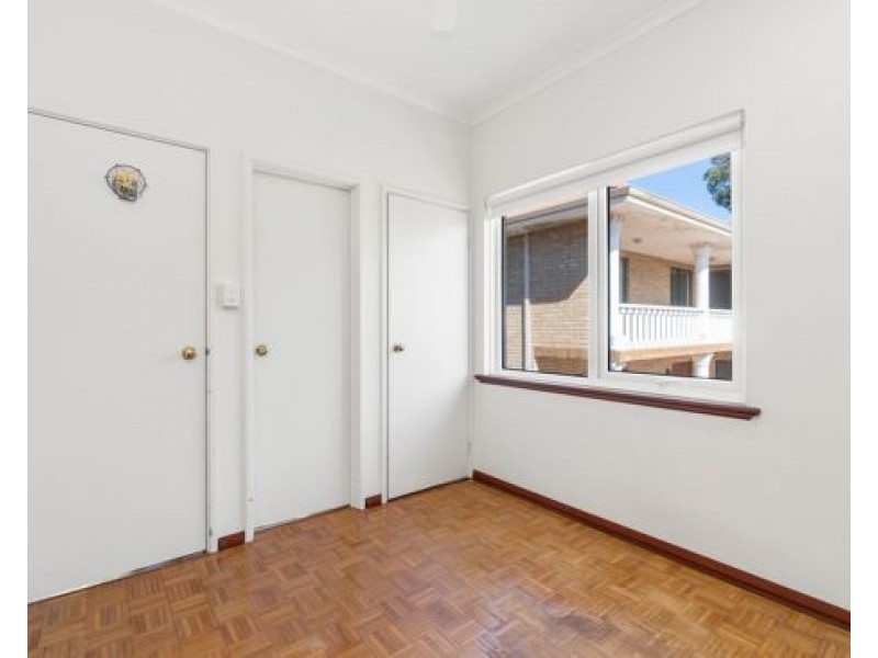 9 Cowrie Crescent, Mount Pleasant WA 6153