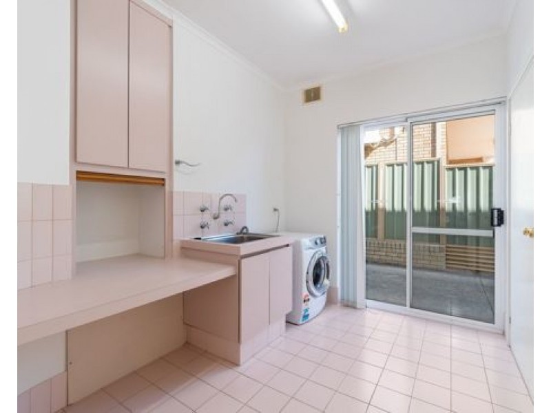 9 Cowrie Crescent, Mount Pleasant WA 6153