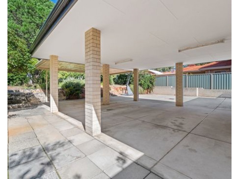 9 Cowrie Crescent, Mount Pleasant WA 6153