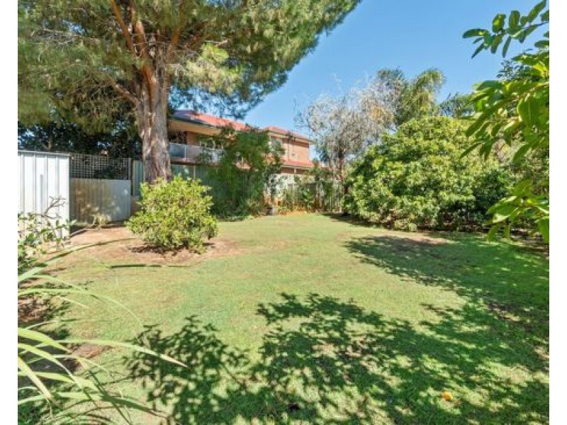 9 Cowrie Crescent, Mount Pleasant WA 6153