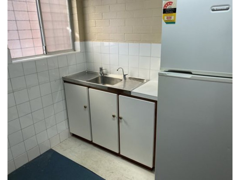 2 Rockingham Road, Hamilton Hill WA 6163