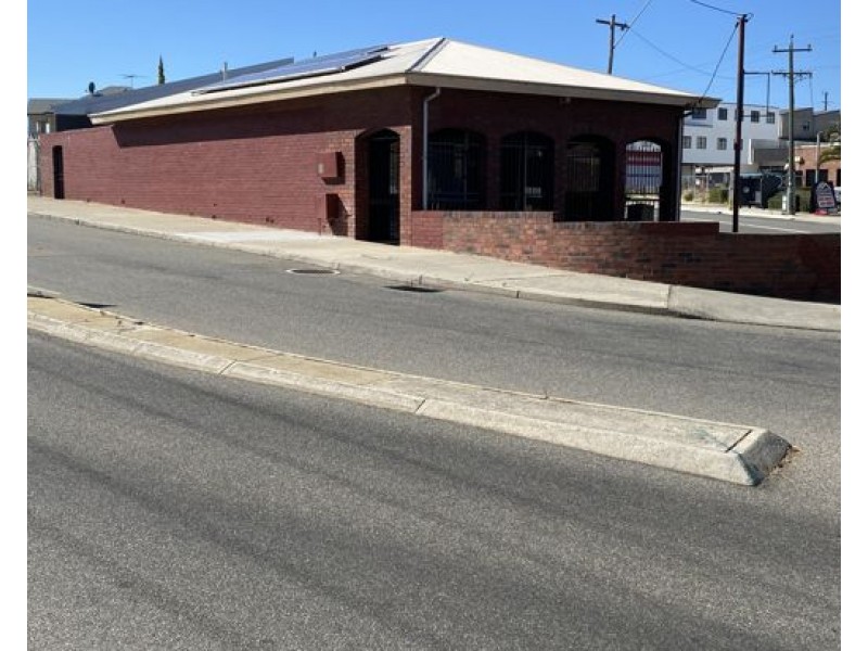 2 Rockingham Road, Hamilton Hill WA 6163