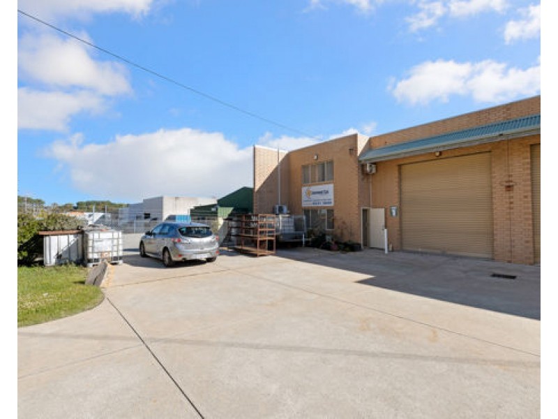 1/27 Weatherburn Way, Kardinya WA 6163