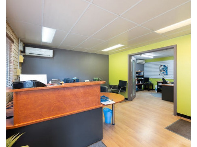 1/27 Weatherburn Way, Kardinya WA 6163