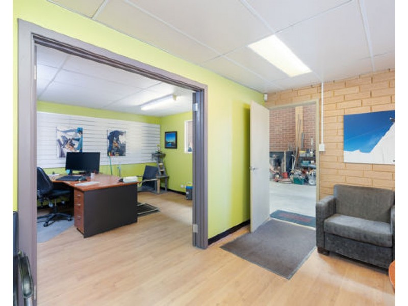 1/27 Weatherburn Way, Kardinya WA 6163