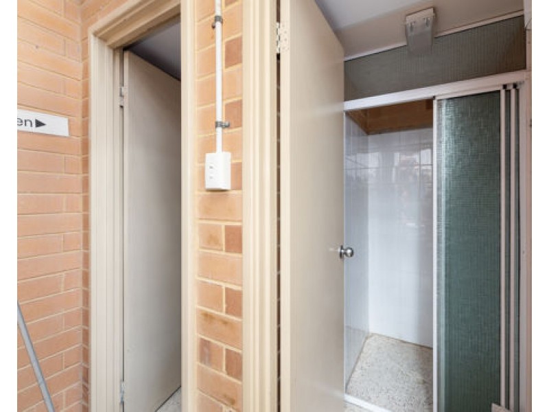 1/27 Weatherburn Way, Kardinya WA 6163