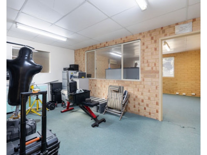 1/27 Weatherburn Way, Kardinya WA 6163