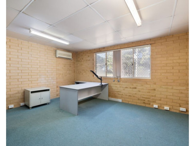 1/27 Weatherburn Way, Kardinya WA 6163