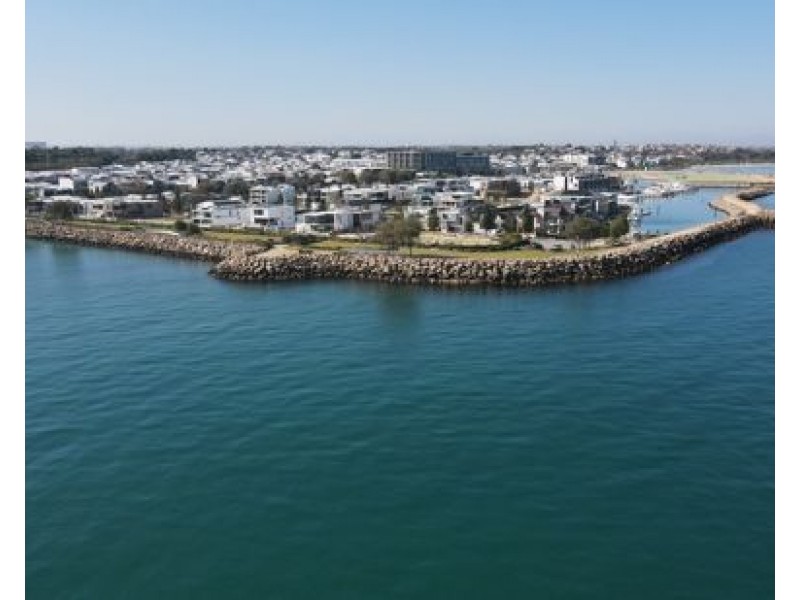 16 Chelydra Point, North Coogee WA 6163